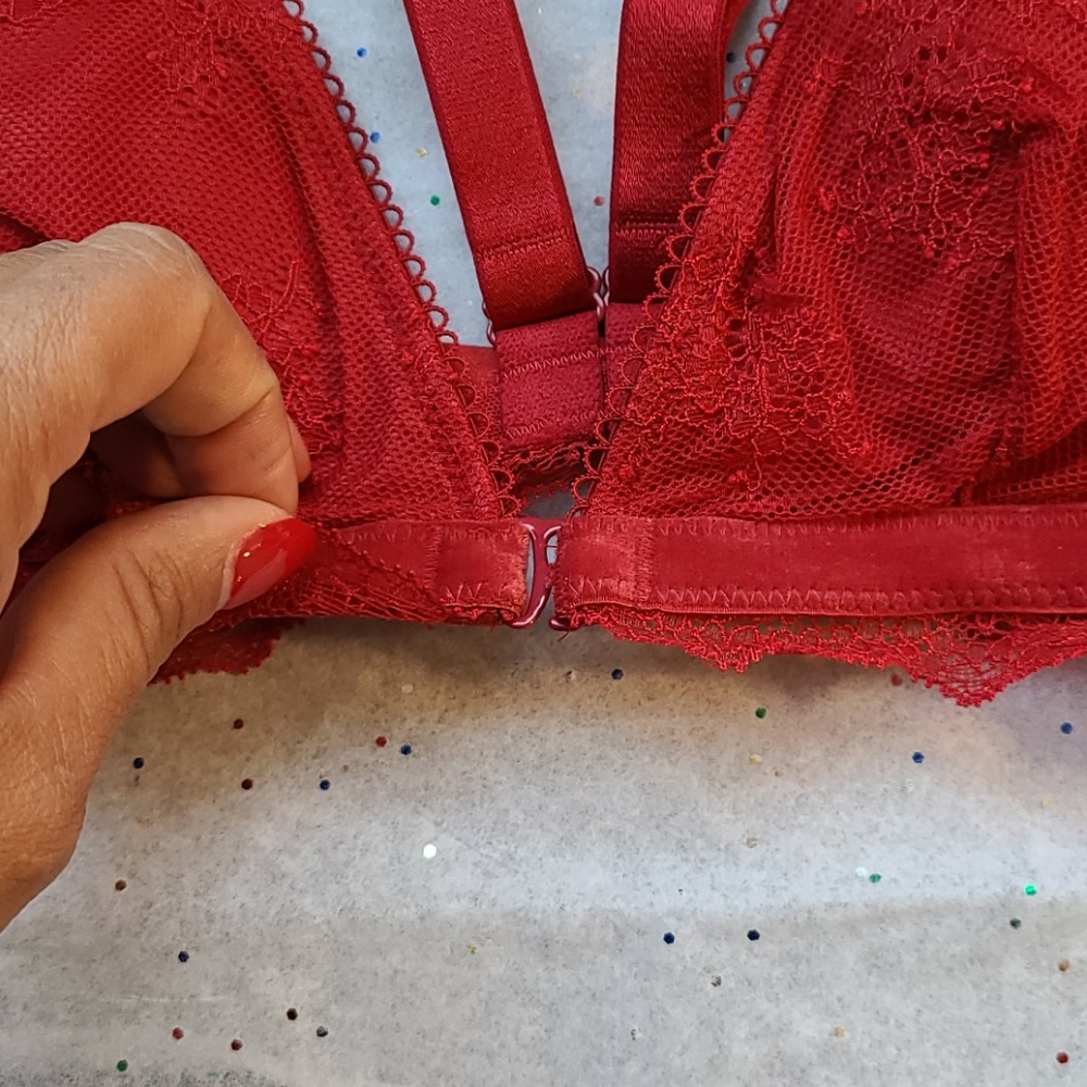 BUY 1 GET 1 FREE VICTORIA SECRET RED MESH BRALETTE - Picture 5 of 11